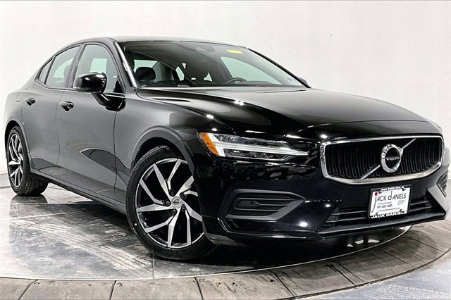 Used 2019 Volvo S60 T5 Momentum w/ Premium Package image 10
