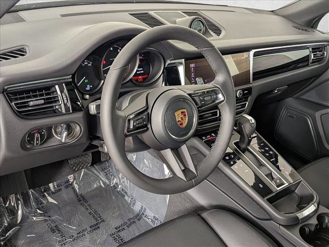 New 2026 Porsche Macan AWD/4WD image 4