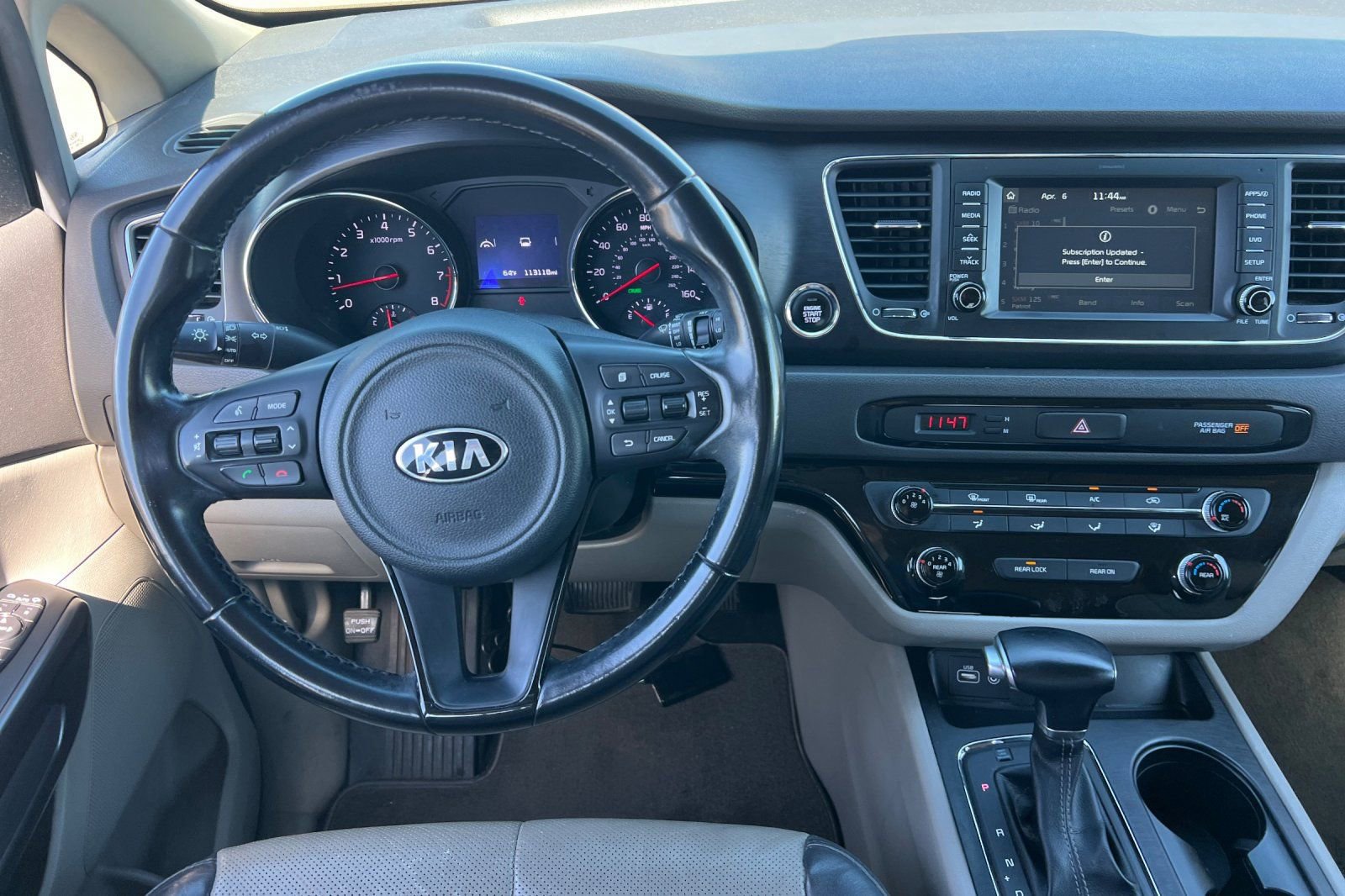 Used 2017 Kia Sedona LX w/ LX Essentials Premium Package image 11