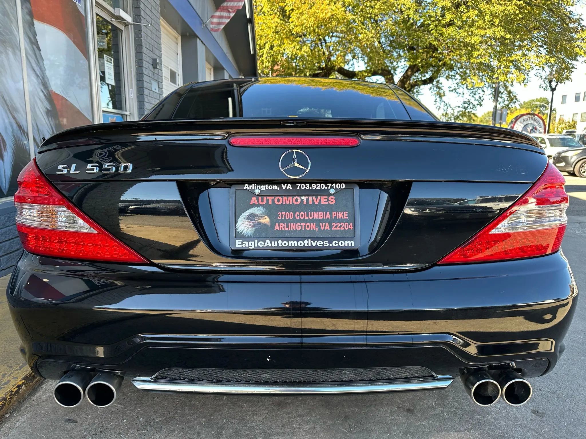 Used 2011 Mercedes-Benz SL 550 image 4