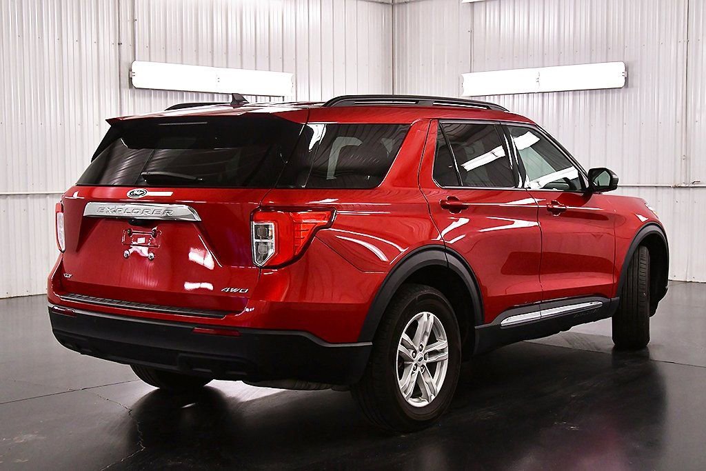 Used 2023 Ford Explorer XLT image 7