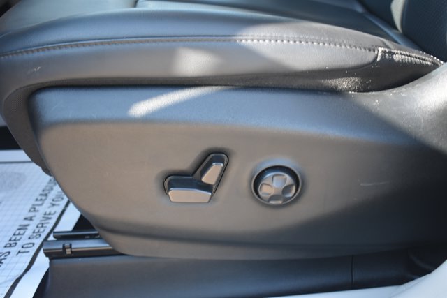 Used 2024 Chrysler Pacifica Limited FWD image 14