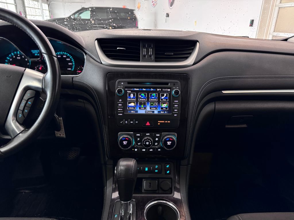 Used 2017 Chevrolet Traverse LT image 18