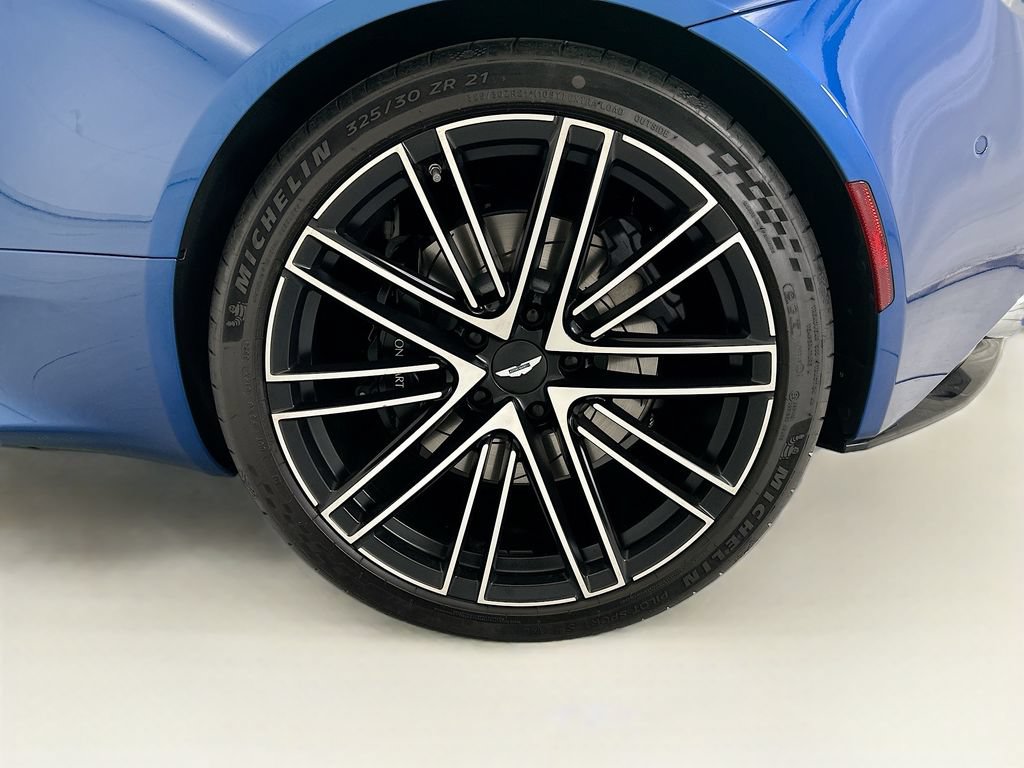 Used 2025 Aston Martin DB12 Coupe RWD image 28