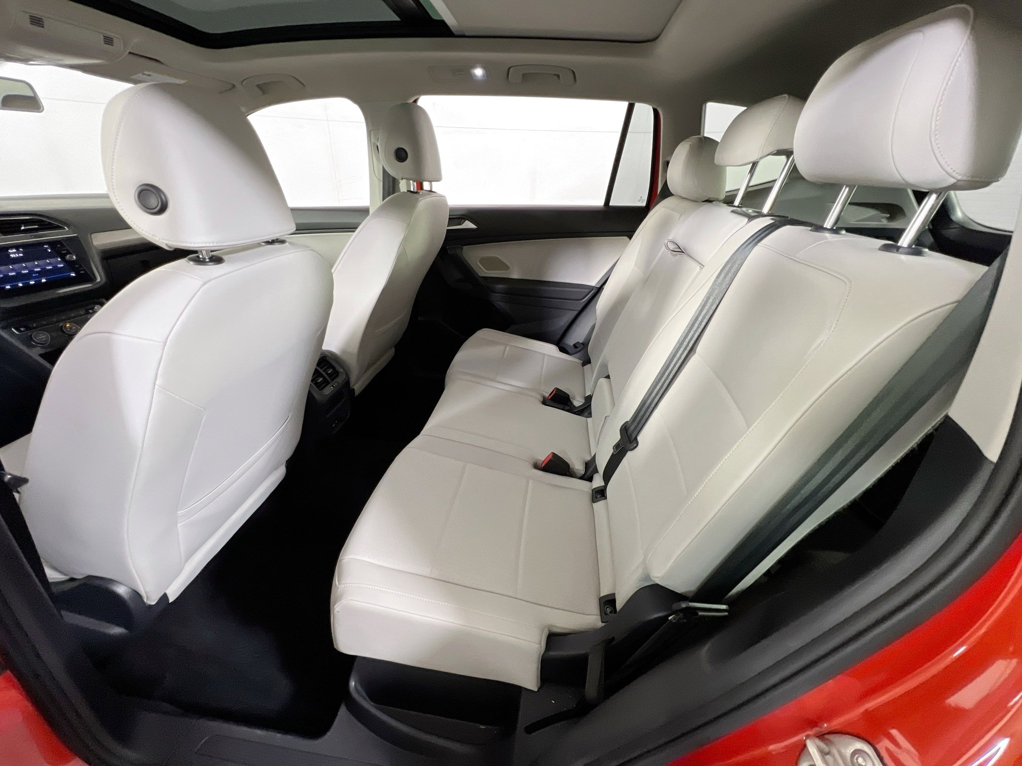Used 2019 Volkswagen Tiguan SE w/ Panoramic Sunroof Package AWD/4WD image 24