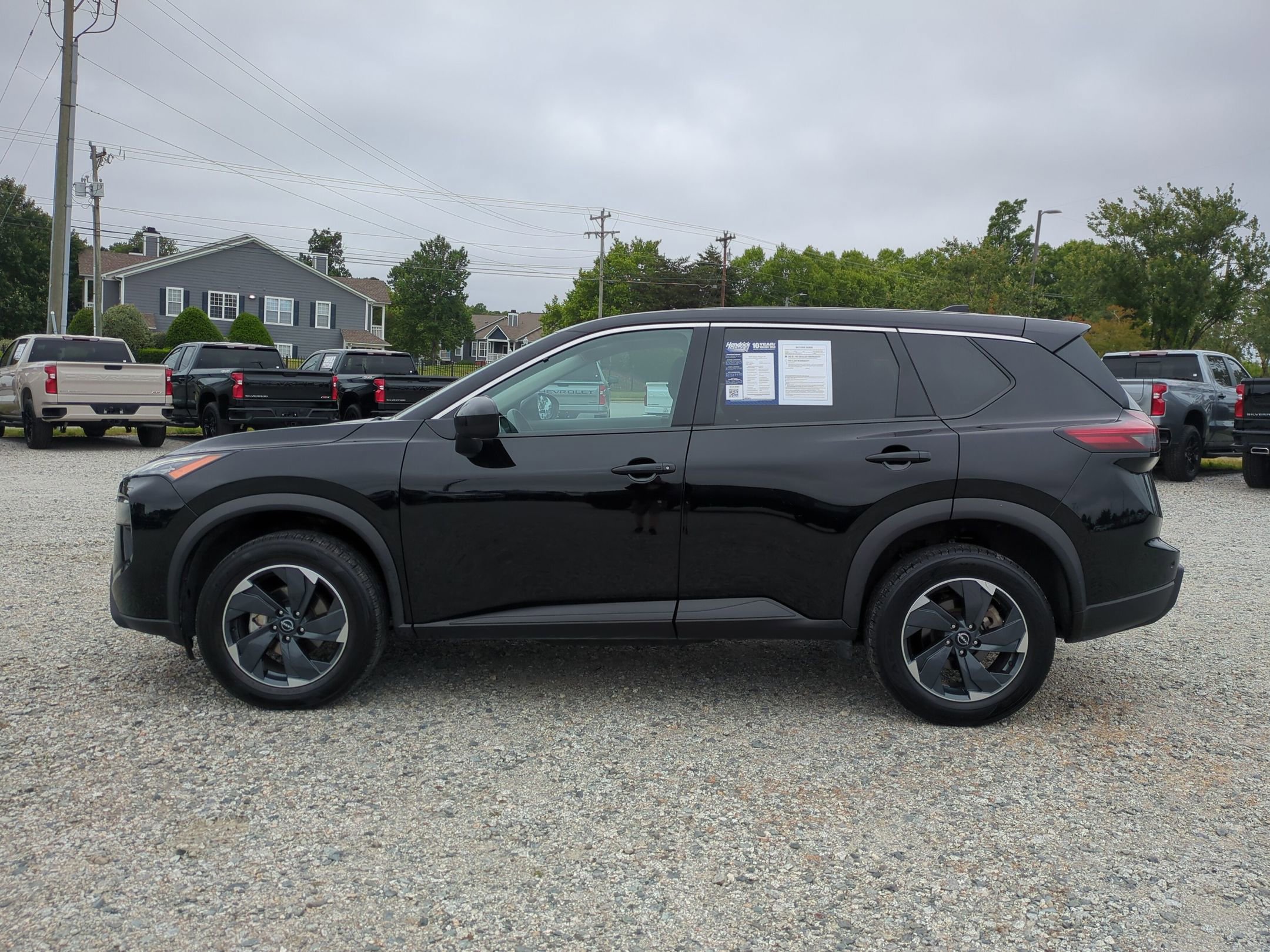 Used 2024 Nissan Rogue SV AWD/4WD image 7