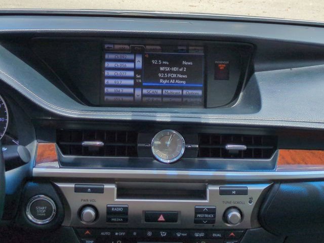 Used 2013 Lexus ES 350 w/ Luxury Pkg image 16