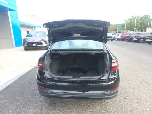 Used 2025 Volkswagen Jetta SE FWD image 26