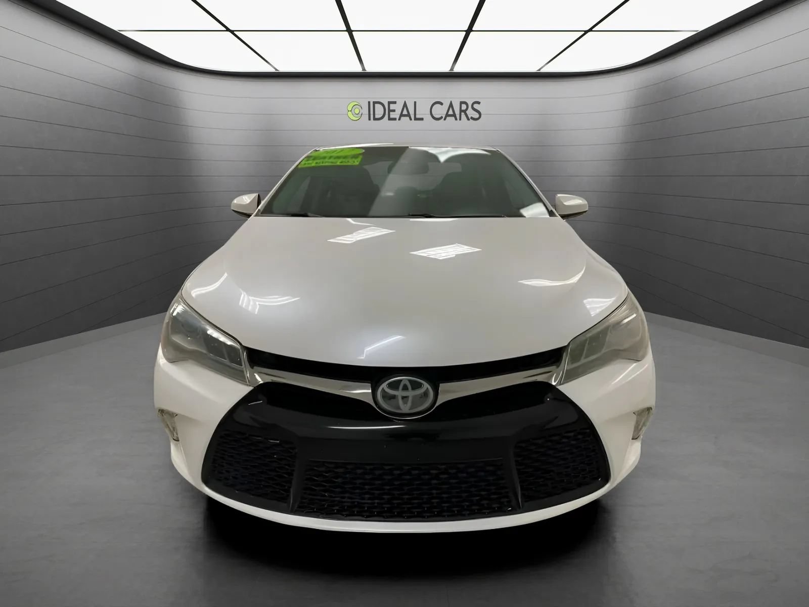 Used 2017 Toyota Camry XSE w/ Advanced Technology Package FWD image 2
