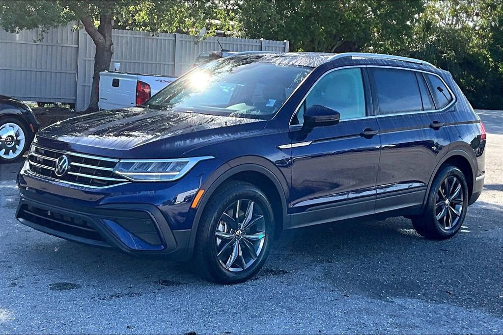 Certified 2024 Volkswagen Tiguan SE image 9