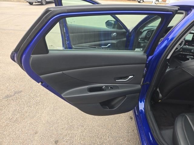 Used 2024 Hyundai Elantra Limited image 24