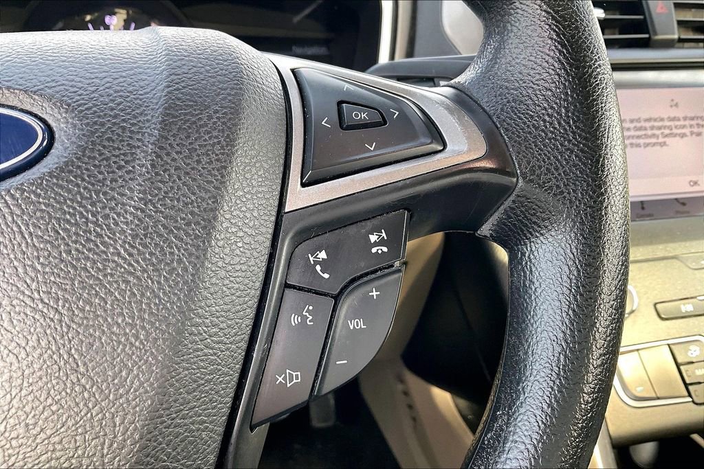 Used 2019 Ford Fusion SE image 15