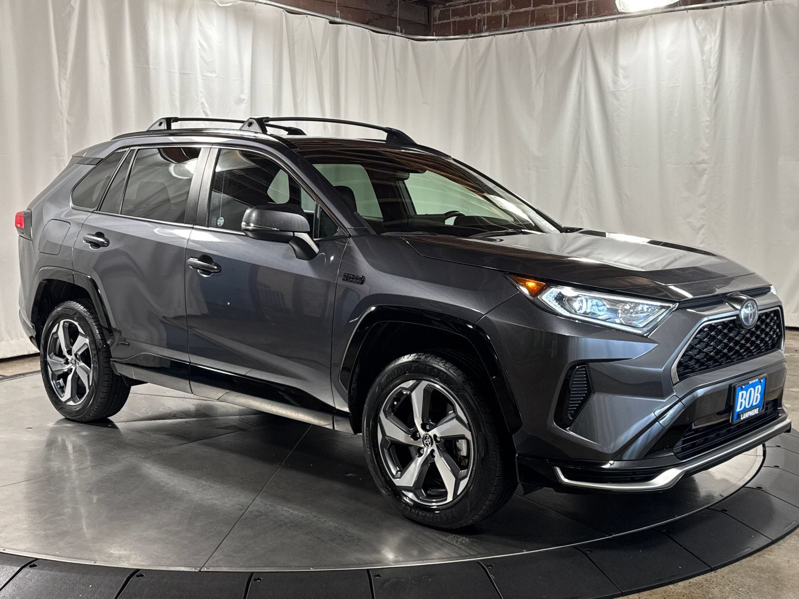 Used 2021 Toyota RAV4 SE w/ Weather & Moonroof Package AWD/4WD image 8