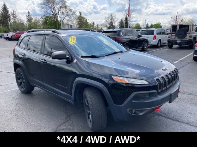 Used 2016 Jeep Cherokee Trailhawk w/ Cold Weather Group AWD/4WD image 2
