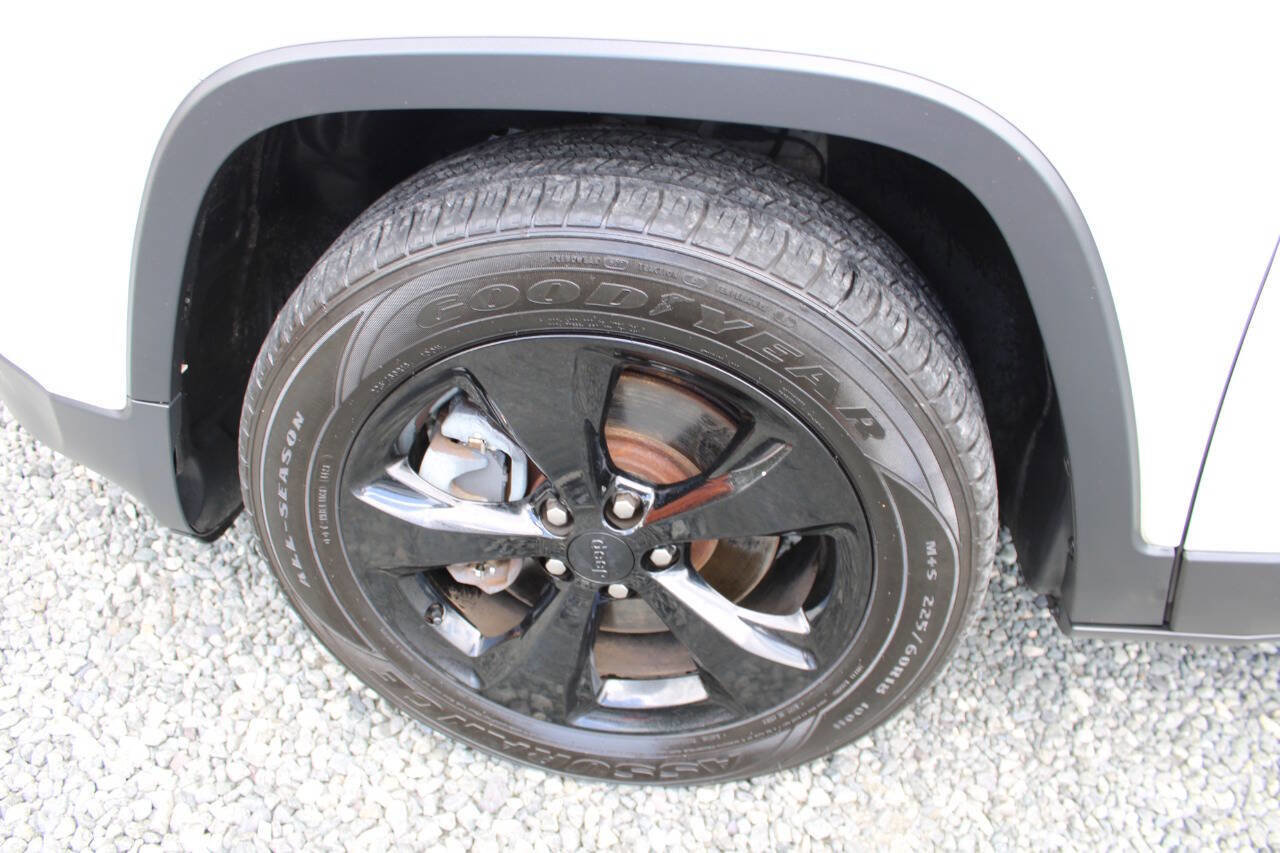 Used 2016 Jeep Cherokee High Altitude AWD/4WD image 22