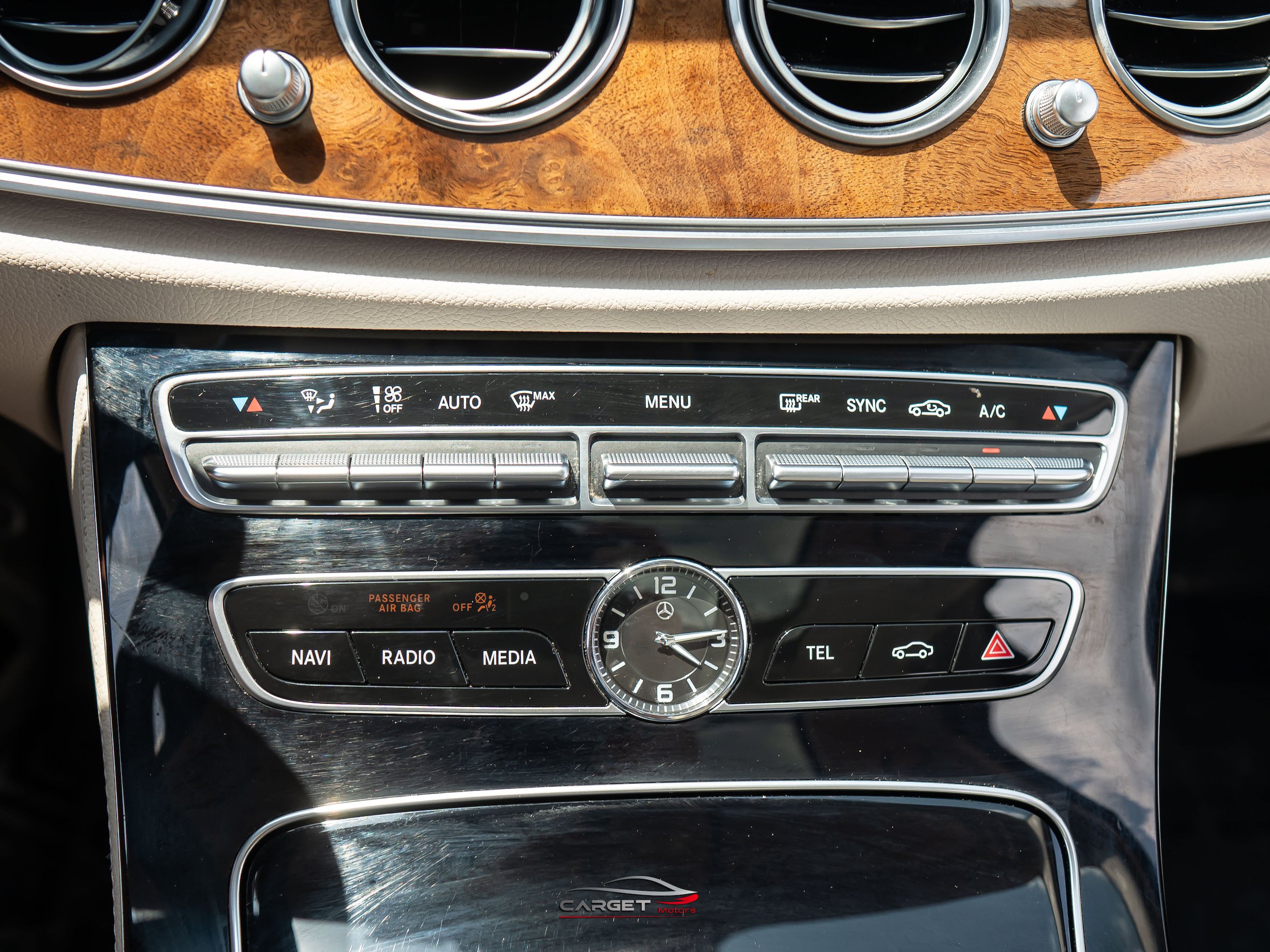 Used 2017 Mercedes-Benz E 300 4MATIC image 33