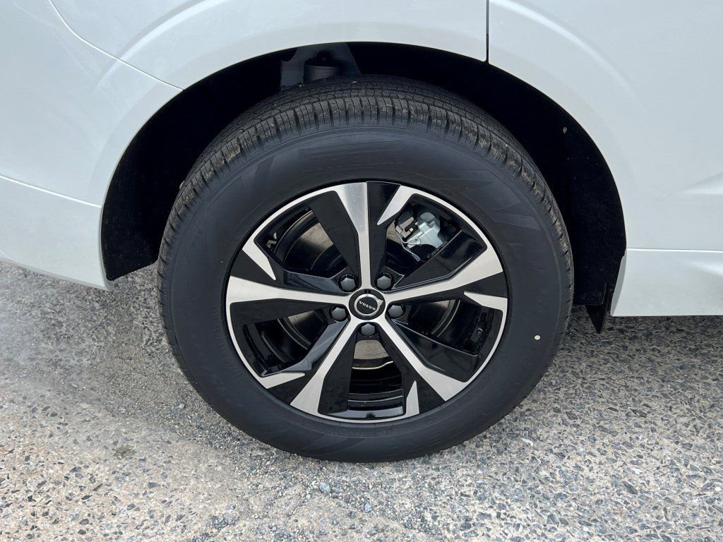 New 2026 Volvo XC60 T8 Core w/ Climate Package image 6
