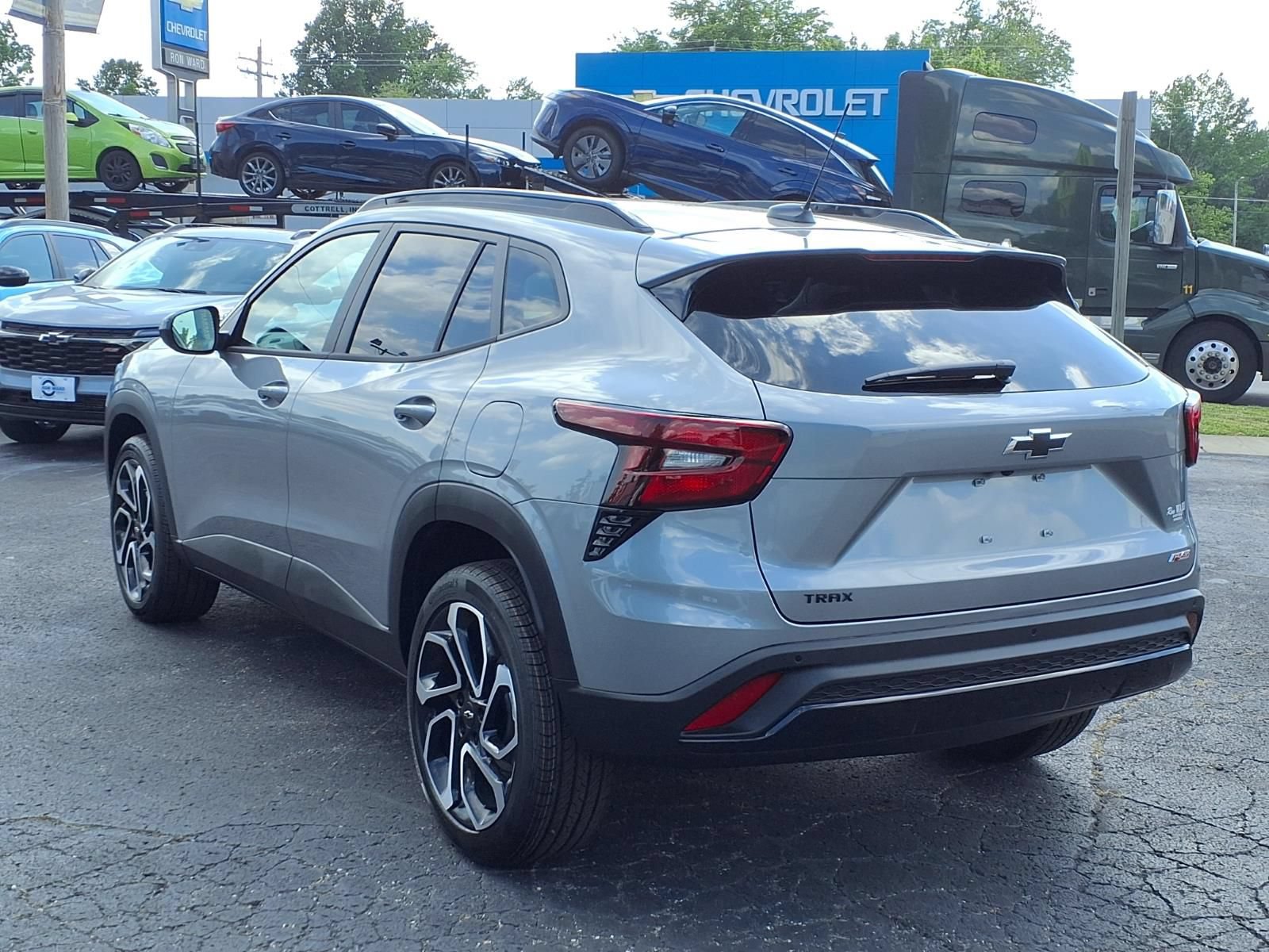 New 2026 Chevrolet Trax RS w/ Driver Confidence Package FWD image 4
