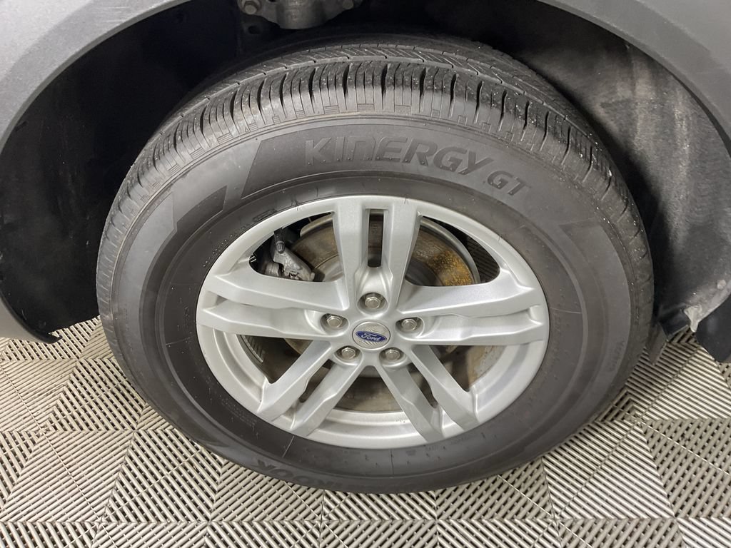 Used 2023 Ford Explorer XLT AWD/4WD image 10