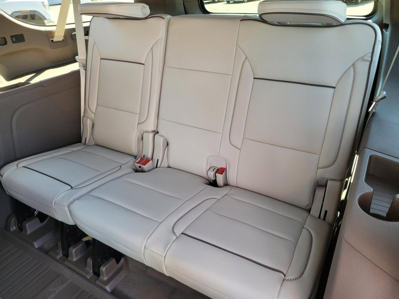 New 2026 GMC Yukon XL Denali w/ Denali Reserve Package image 14