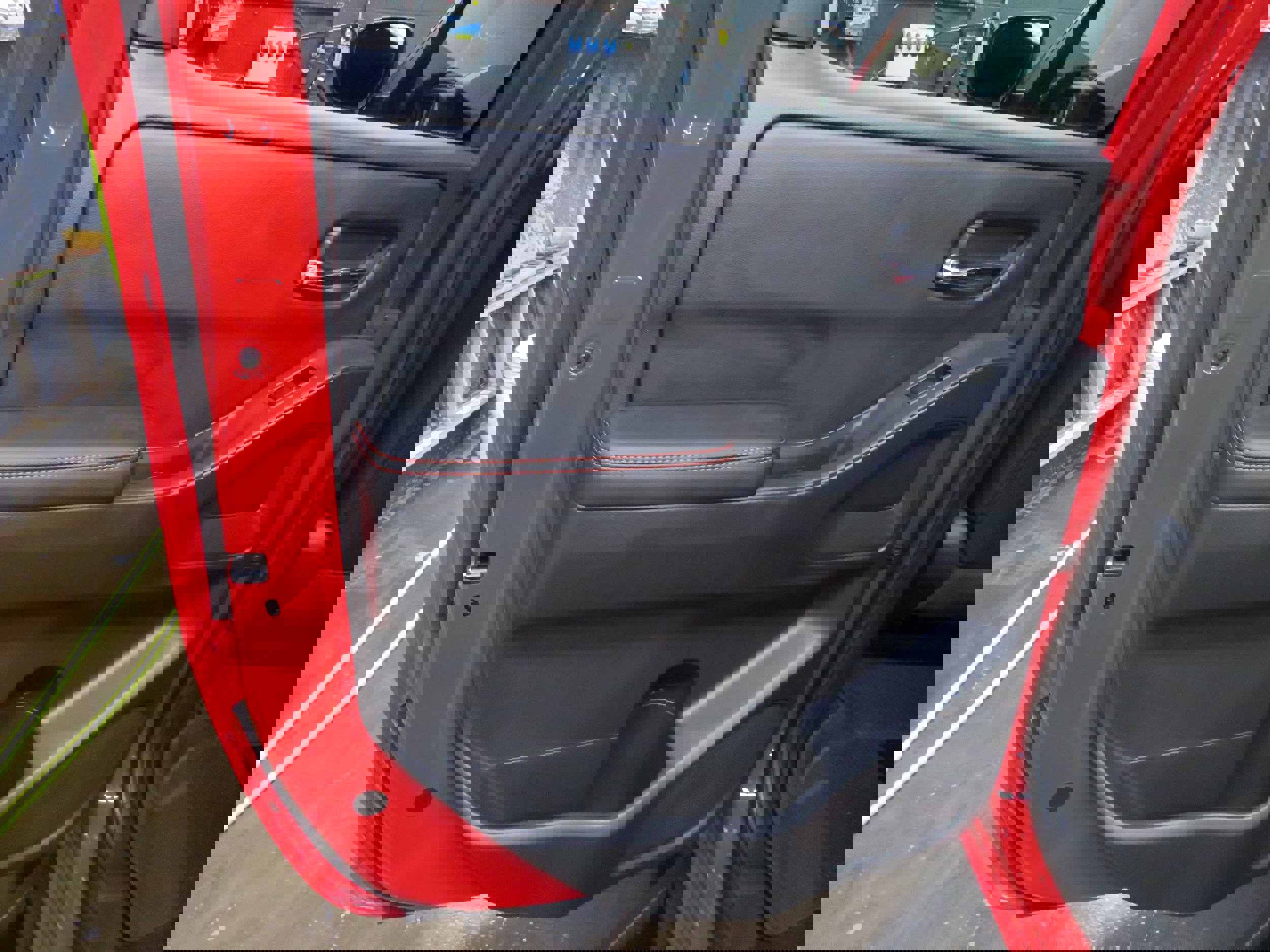 Used 2025 Nissan Frontier PRO-4X image 10