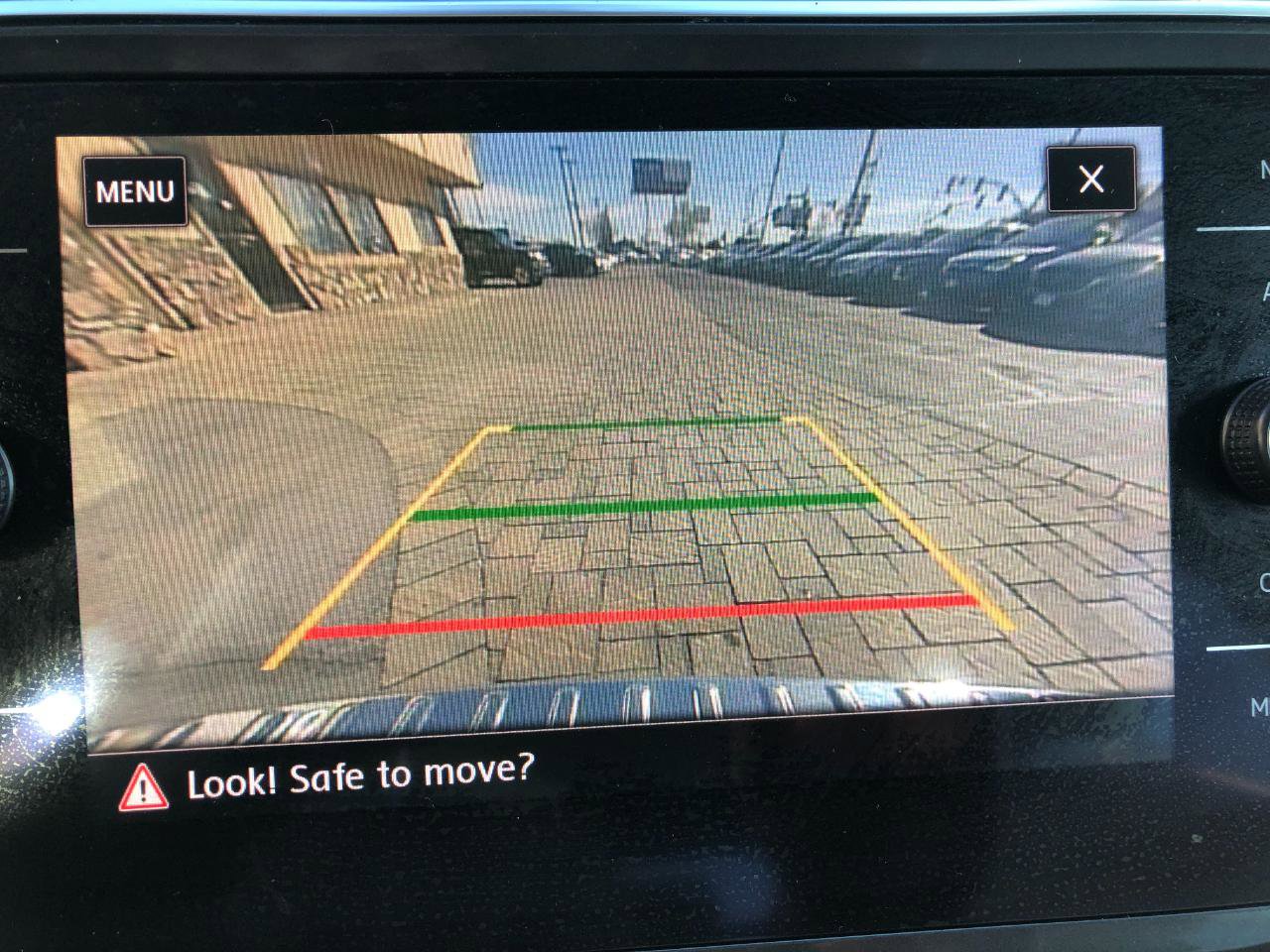 Used 2019 Volkswagen Tiguan SEL Premium image 22