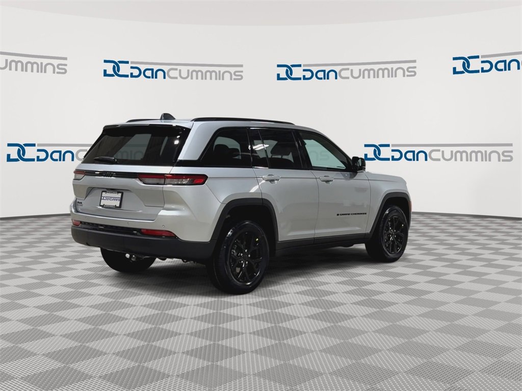 New 2025 Jeep Grand Cherokee Altitude image 9