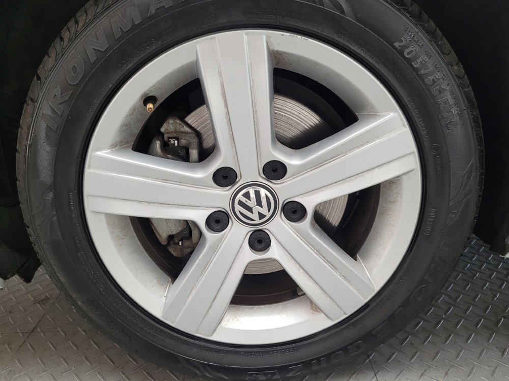 Used 2018 Volkswagen Golf SE image 31