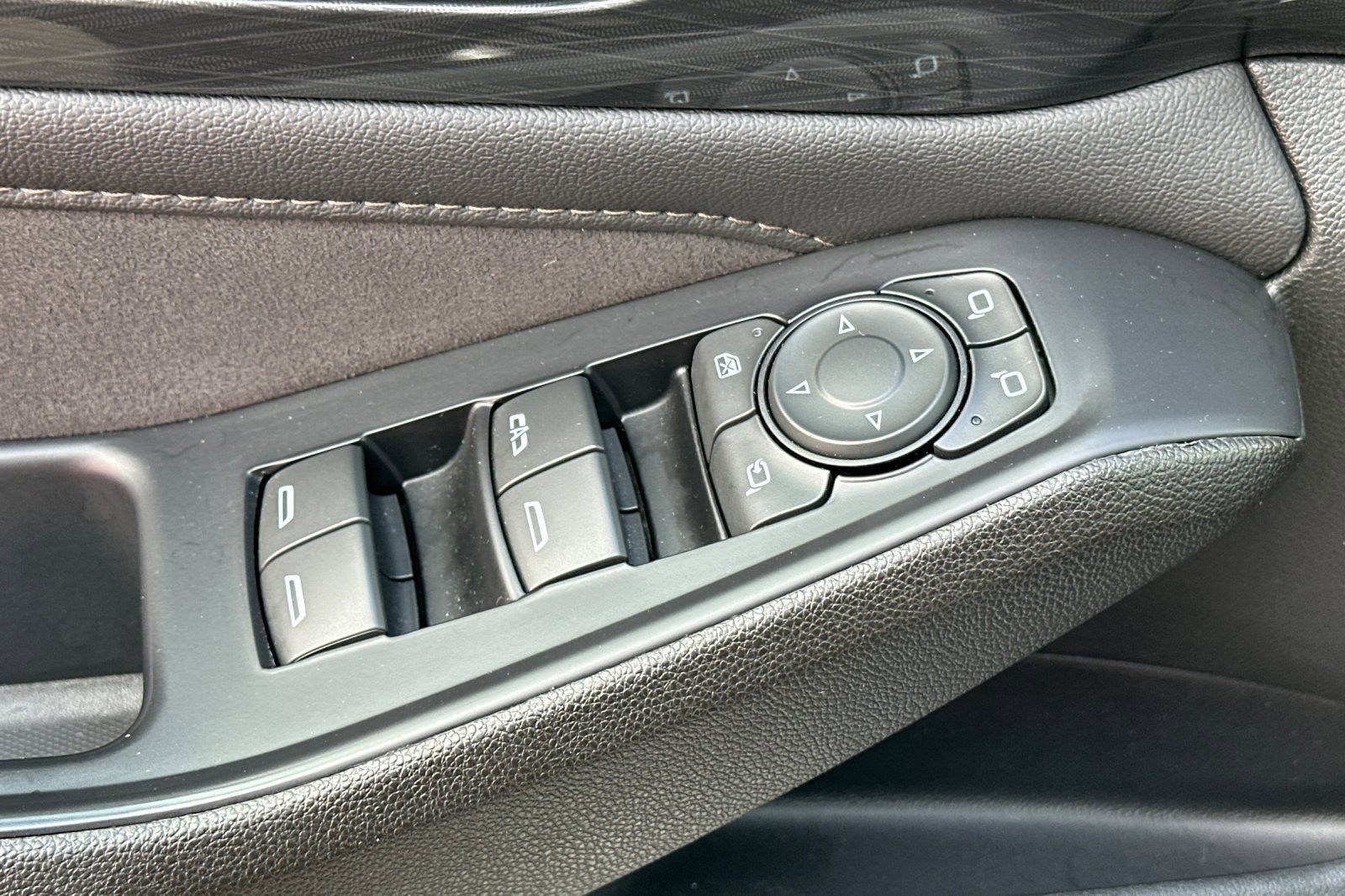 Used 2022 Chevrolet Traverse High Country w/ LPO, Floor Liner Package image 13