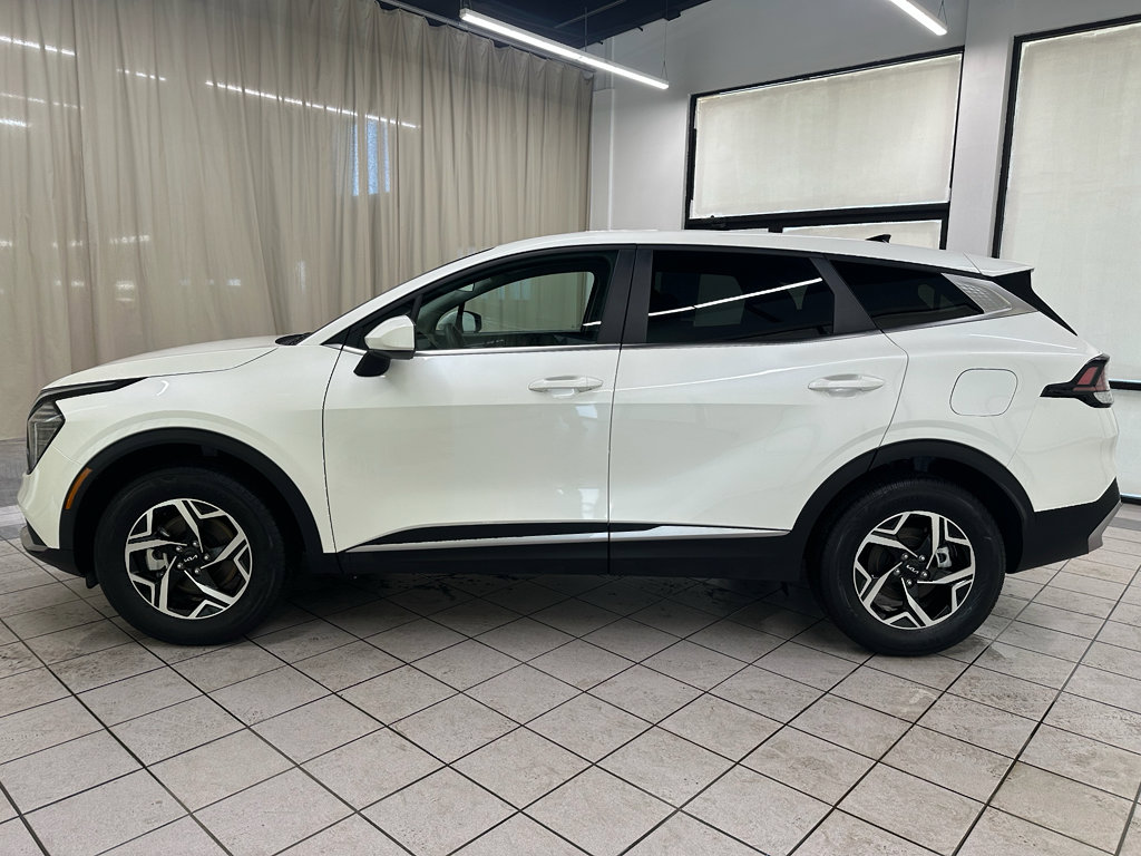 Used 2024 Kia Sportage LX image 10