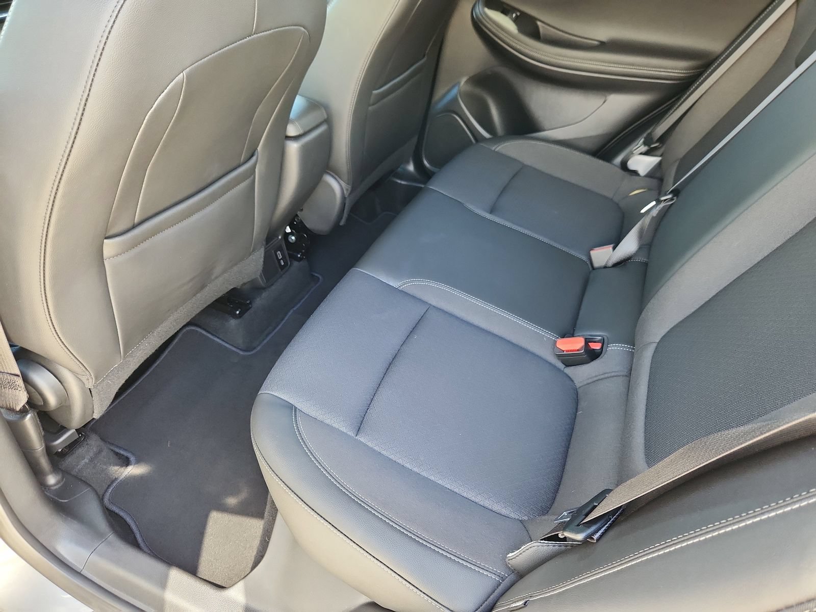 Used 2025 Buick Encore GX Preferred FWD image 11