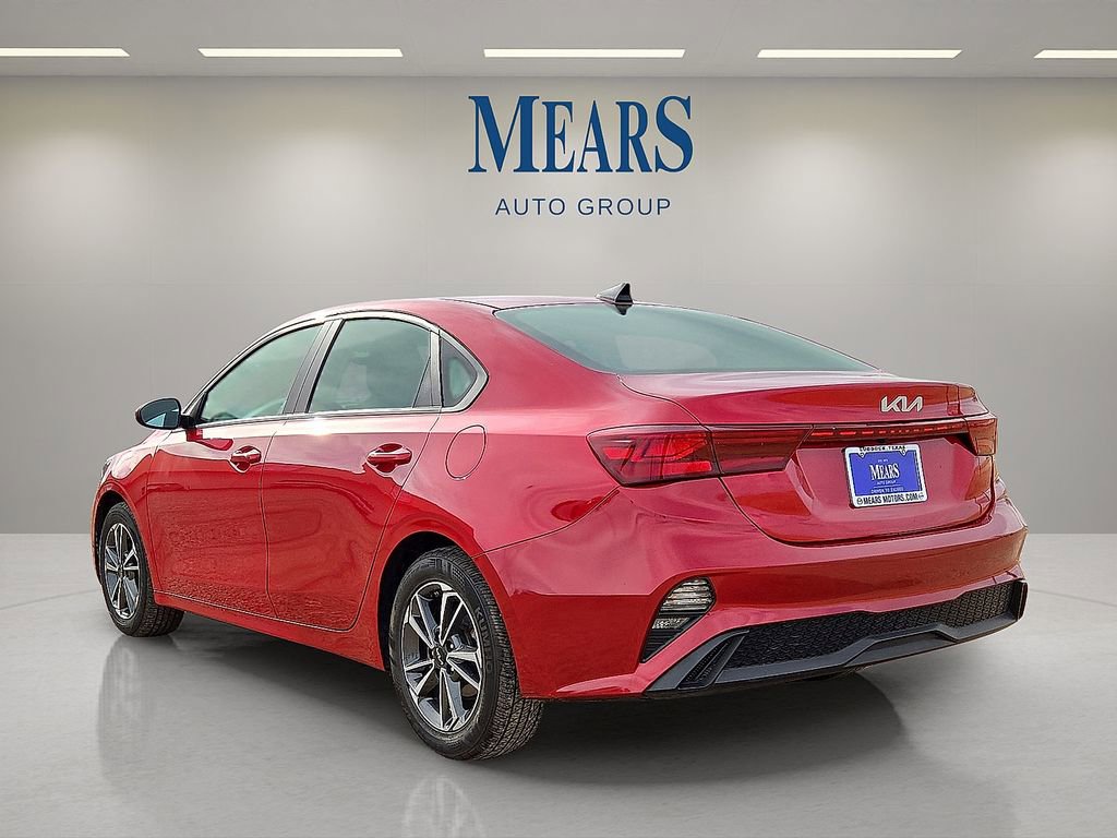 Used 2023 Kia Forte LXS image 3