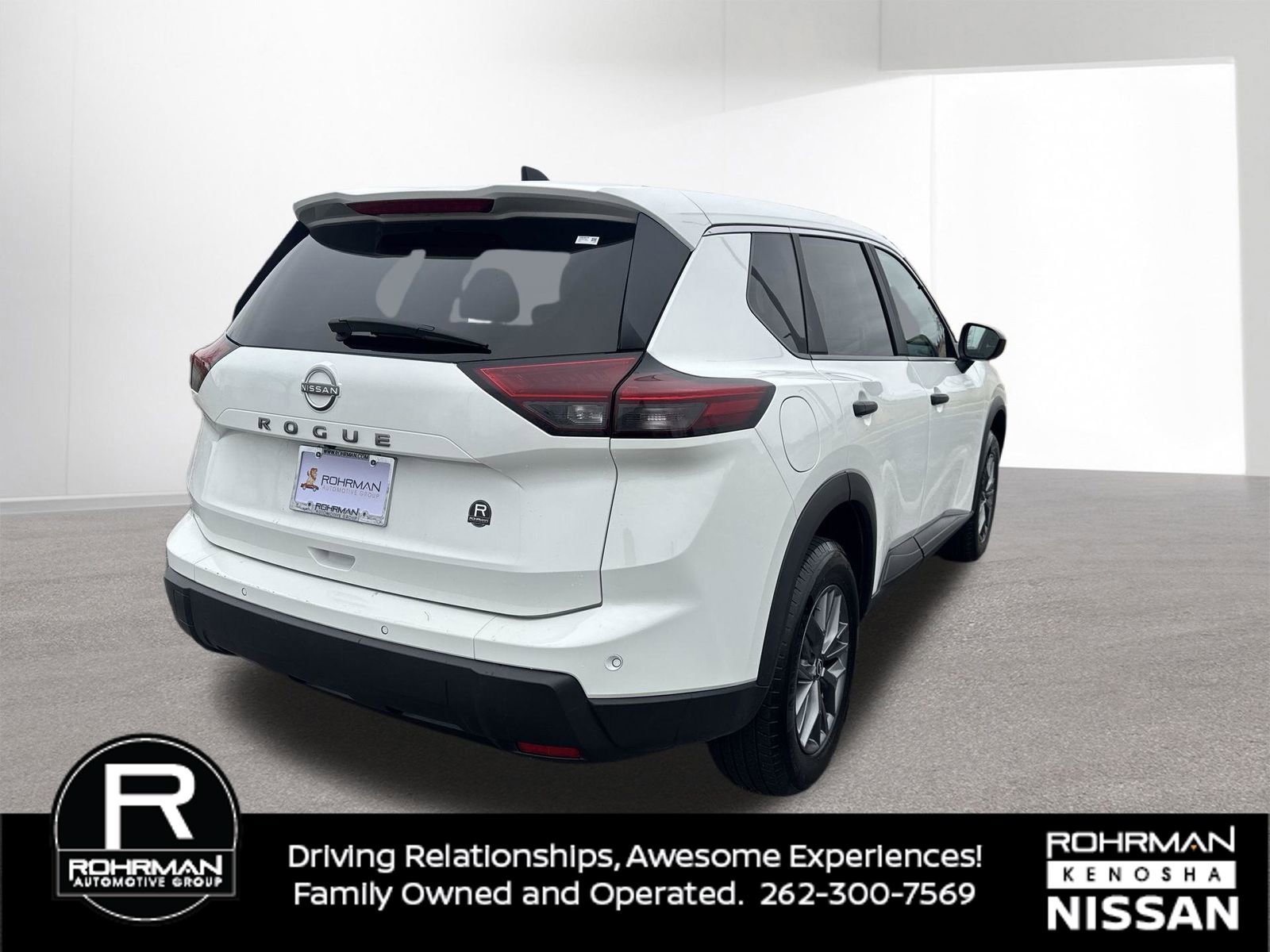 Used 2024 Nissan Rogue S image 4