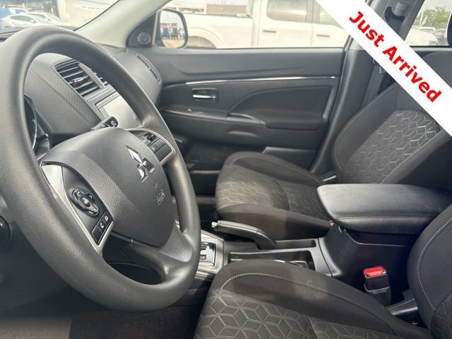 Used 2025 Mitsubishi Outlander Sport LE AWD/4WD image 18