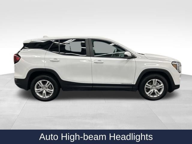 Used 2024 GMC Terrain SLE image 15