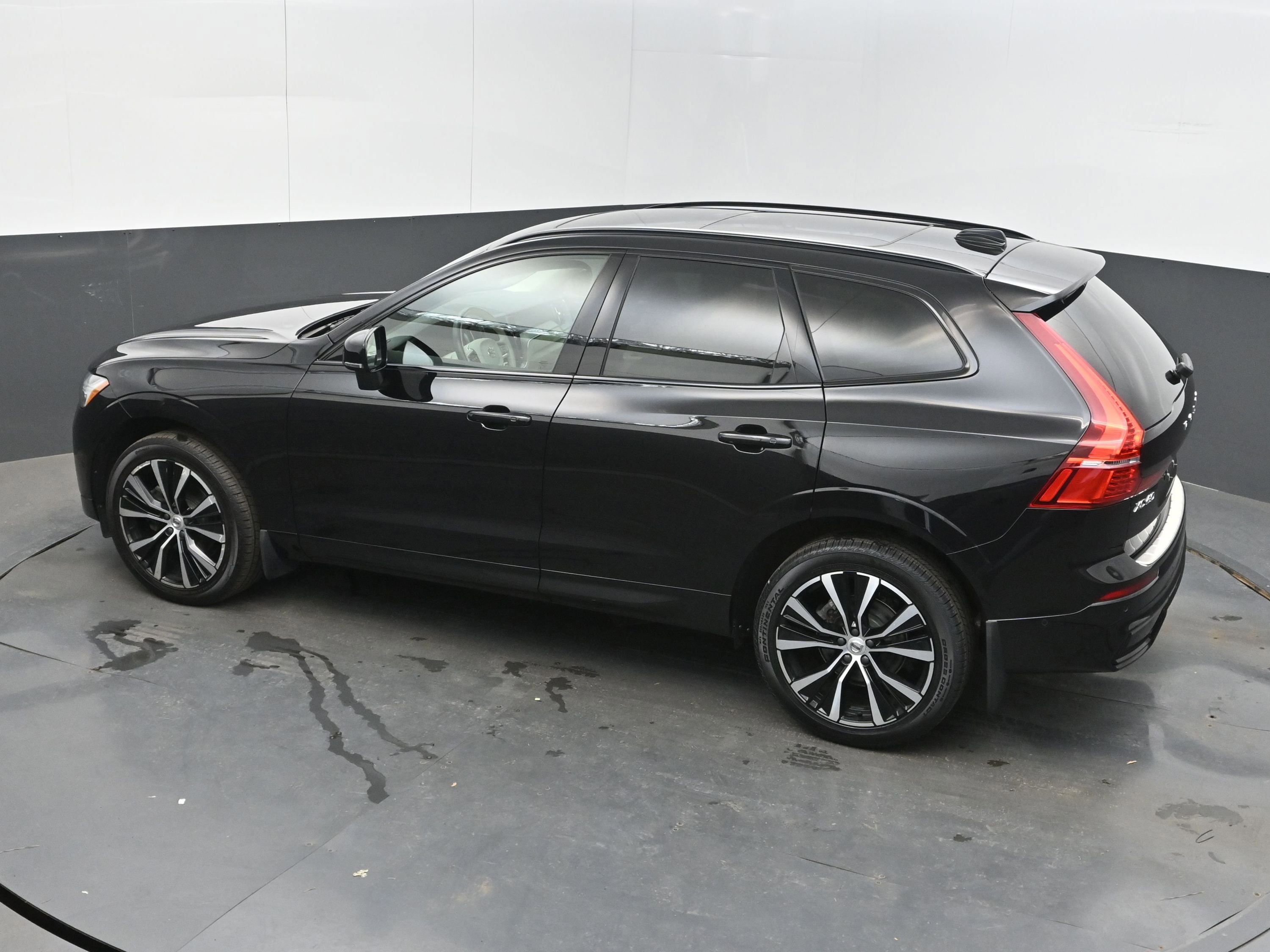 Used 2023 Volvo XC60 B5 Plus w/ Climate Package image 33