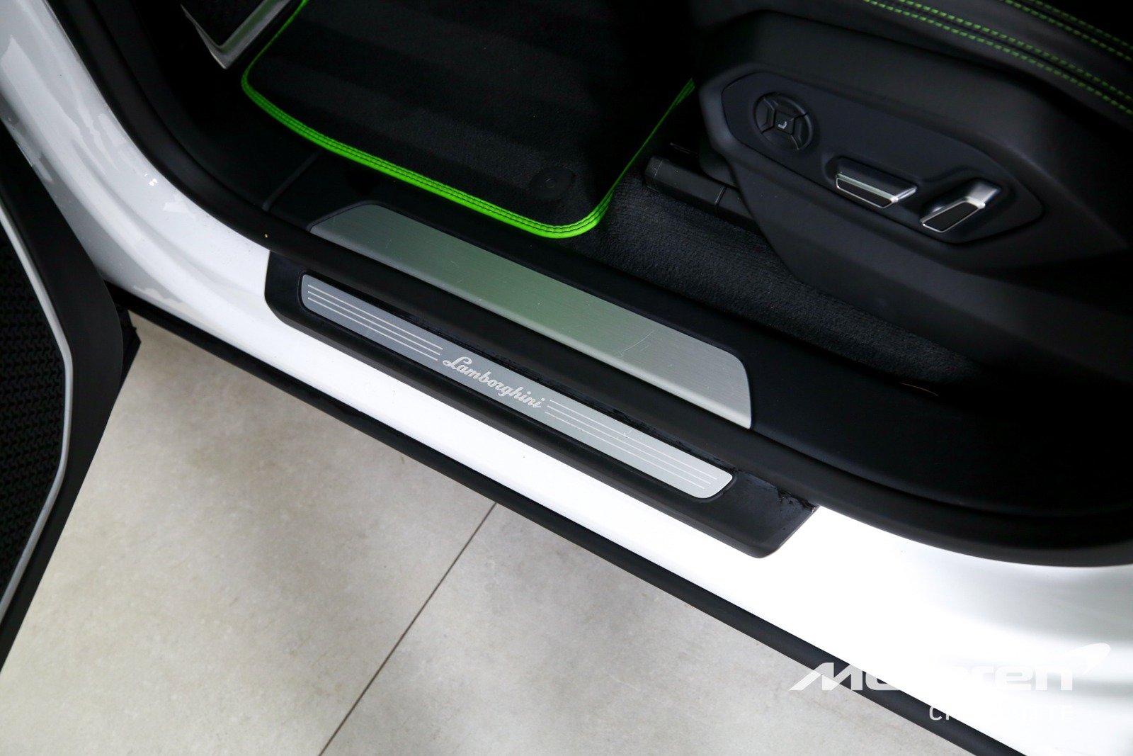 Used 2022 Lamborghini Urus AWD/4WD image 15