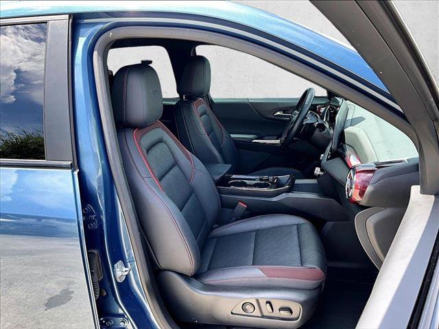Used 2025 Chevrolet Equinox RS w/ Convenience Package III FWD image 9