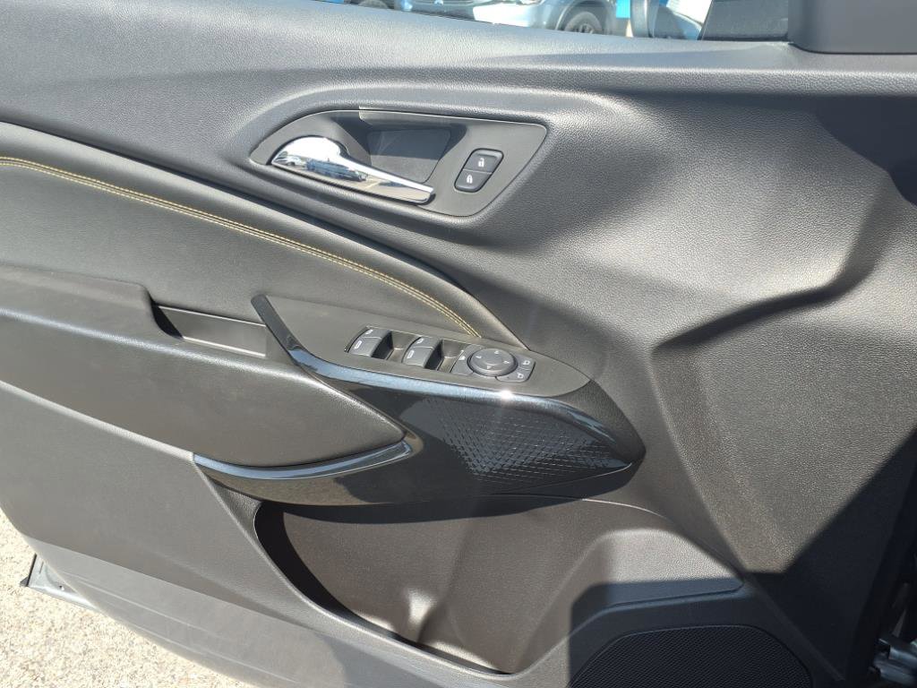 New 2025 Chevrolet Trax LT w/ LT Convenience Package image 10