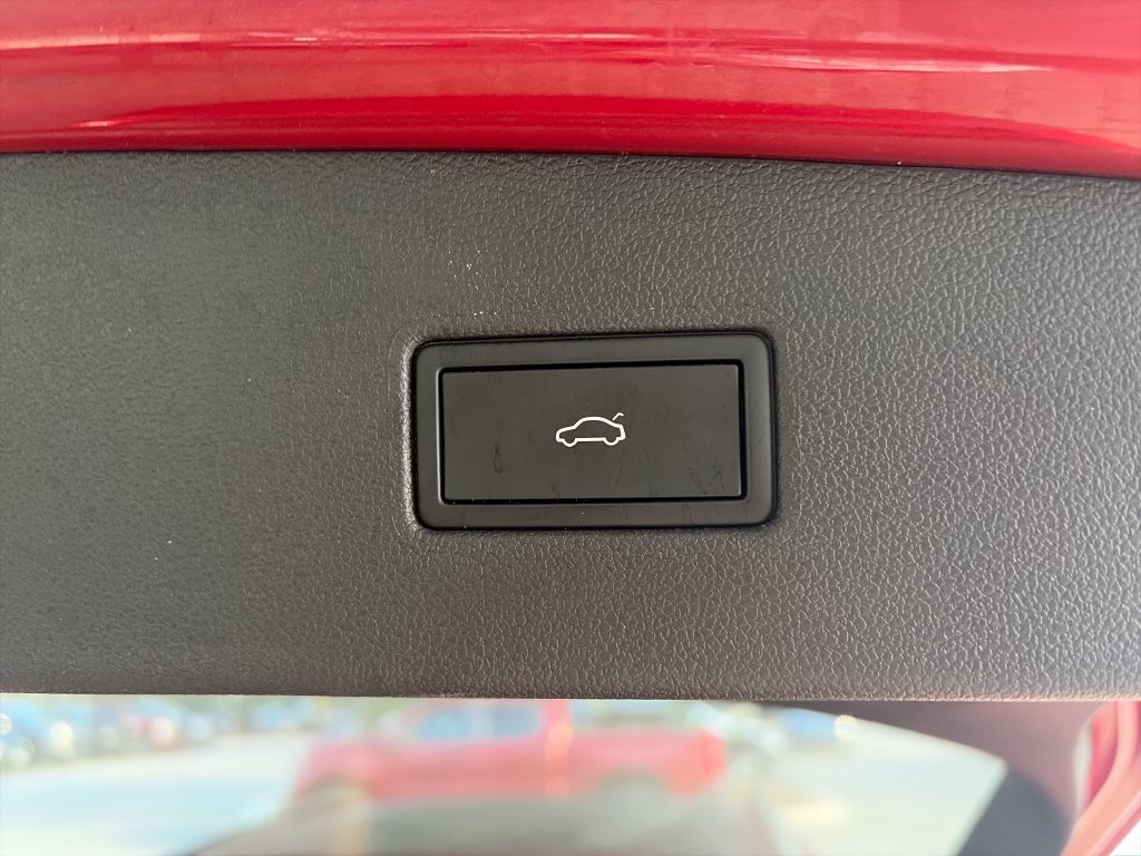 Certified 2024 Volkswagen Tiguan SE R-Line FWD image 40