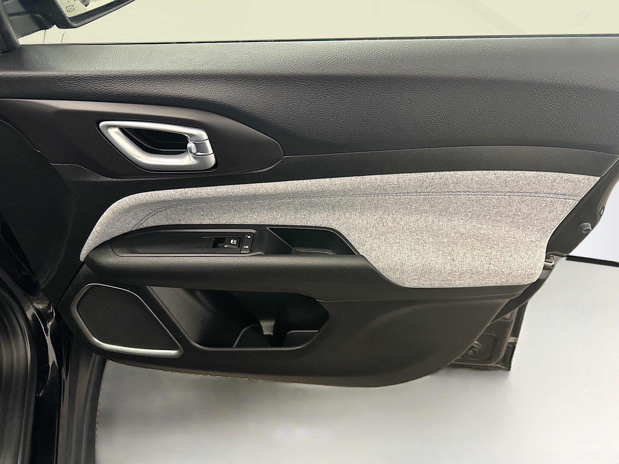 Used 2022 Jeep Compass Latitude image 32