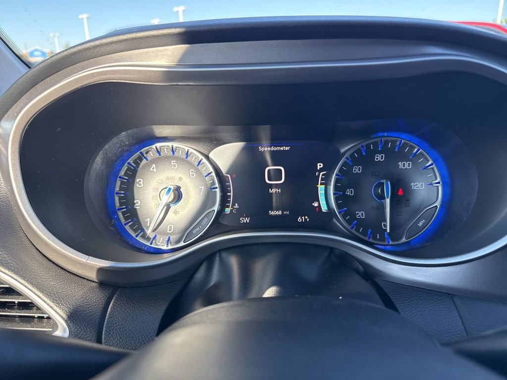 Used 2020 Chrysler Pacifica Touring-L Plus w/ Tire & Wheel Group FWD image 27