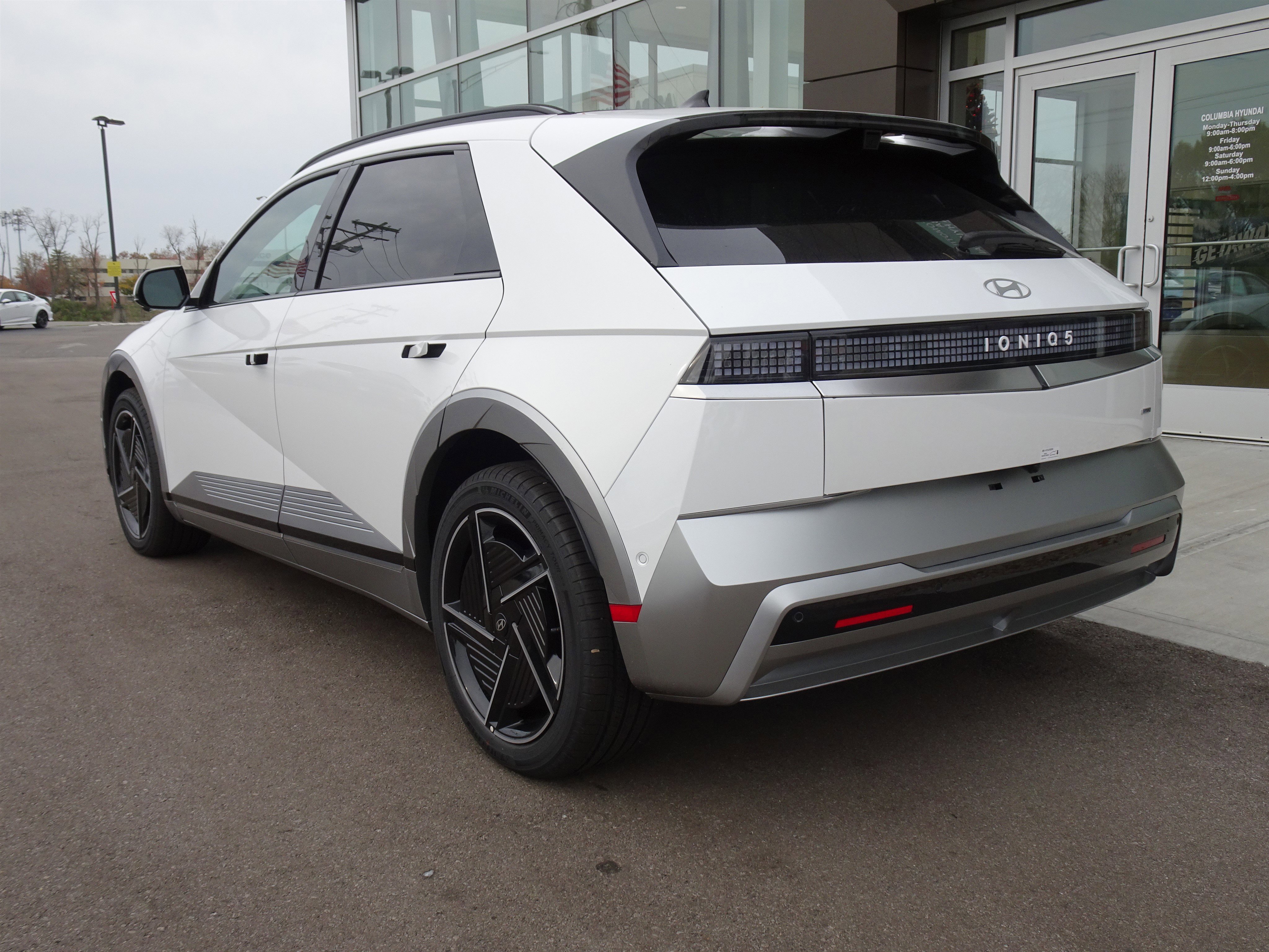 New 2026 Hyundai Ioniq 5 Limited image 3