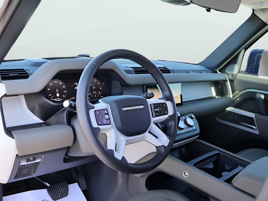 Used 2024 Land Rover Defender 110 SE image 17