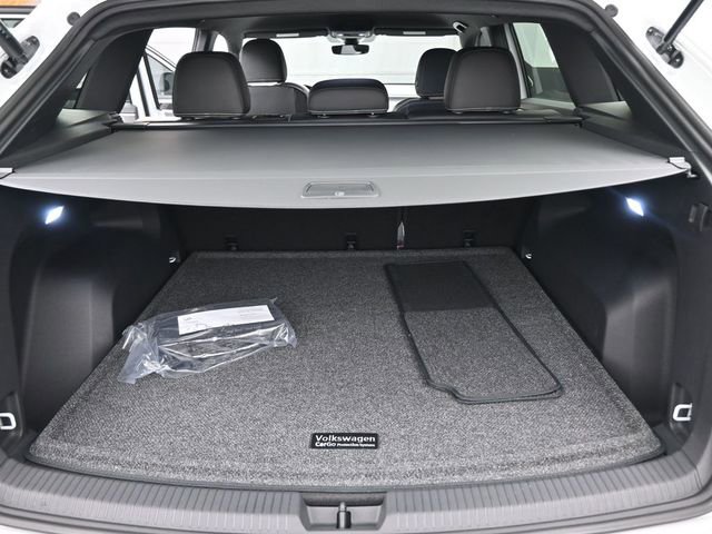 New 2026 Volkswagen Atlas Cross Sport SE image 12