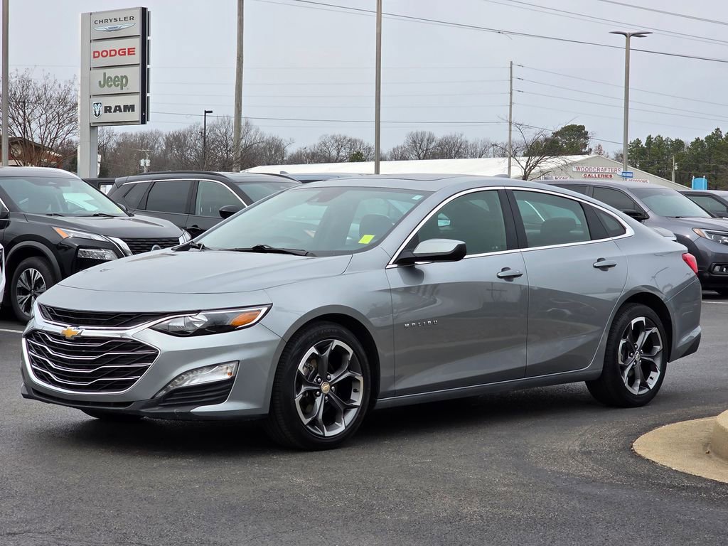 Used 2024 Chevrolet Malibu LT image 2