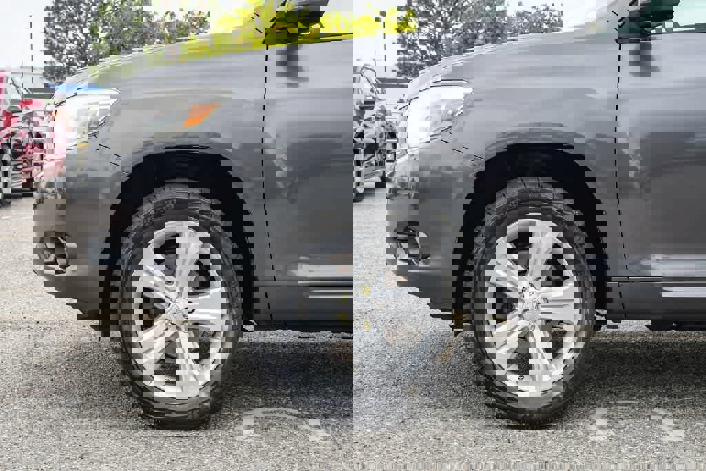 Used 2010 Toyota Highlander Limited image 10