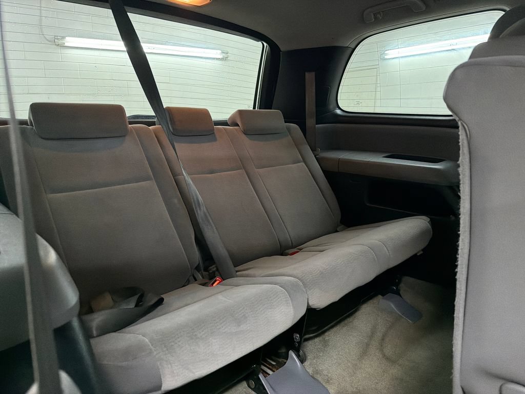 Used 2011 Toyota Sequoia SR5 AWD/4WD image 28