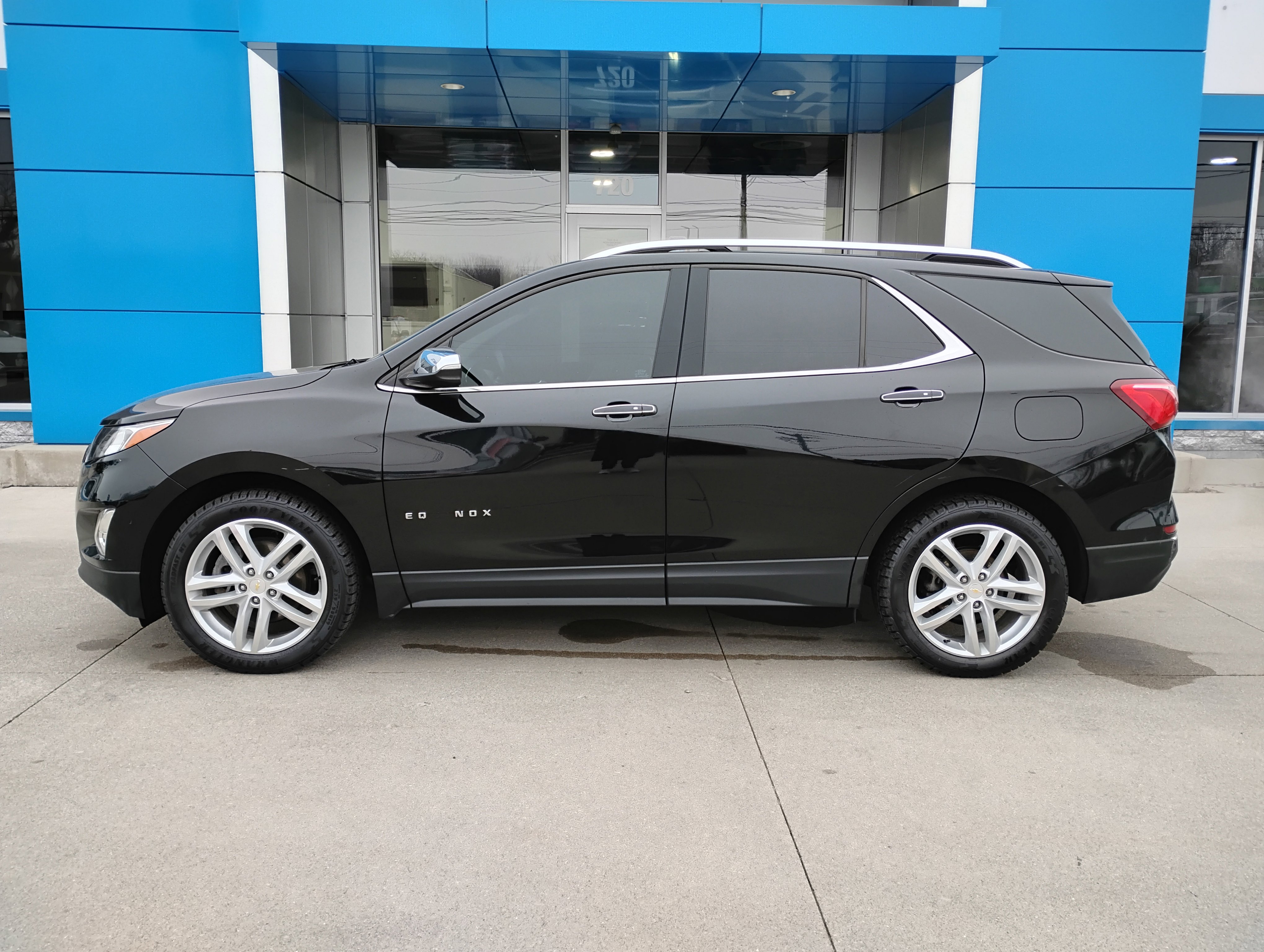 Used 2018 Chevrolet Equinox Premier image 30