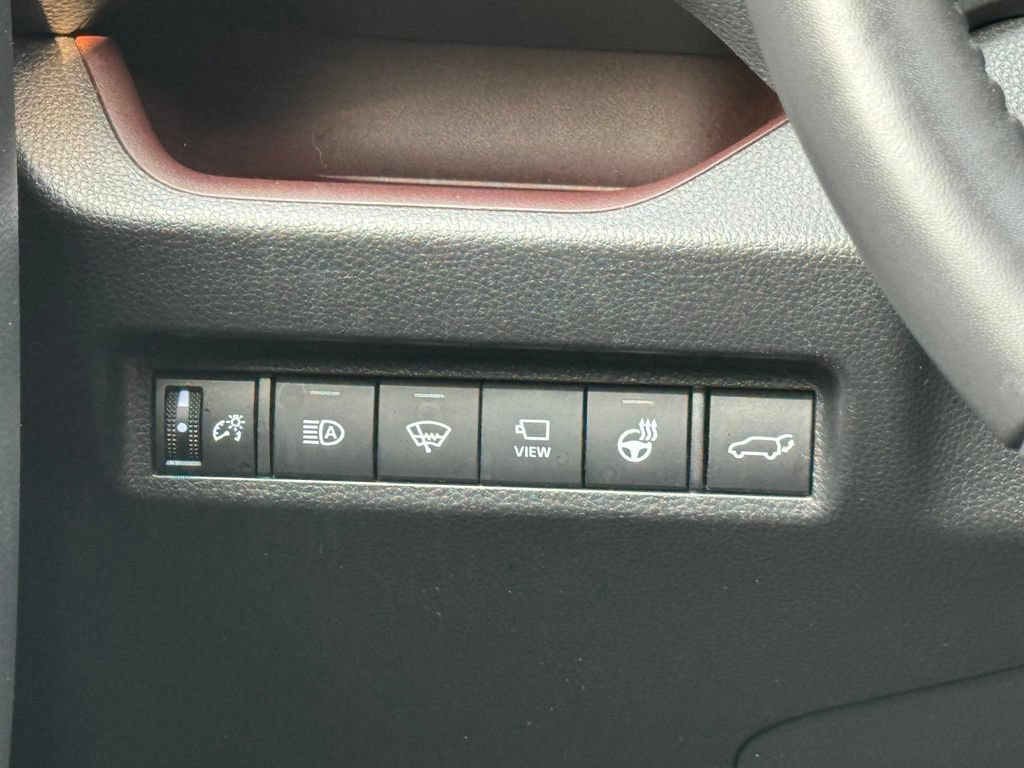 Used 2021 Toyota RAV4 Limited AWD/4WD image 21